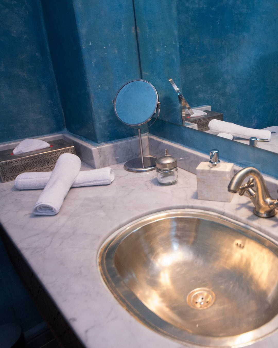 Chambre Standard Smara du Riad Aguaviva à Marrakech – décoration douce et lumineuse dans un style marocain élégant